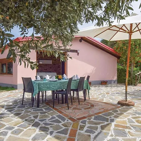 Ginestra * Acquavella